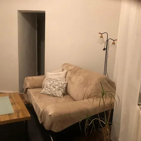 Zentral Sf Apartment