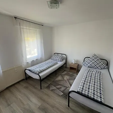 2Zimmer 3 Betten Zentral Apartament *