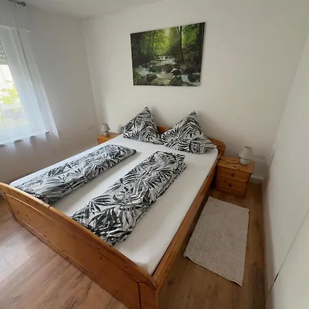2Zimmer 3 Betten Zentral Apartament